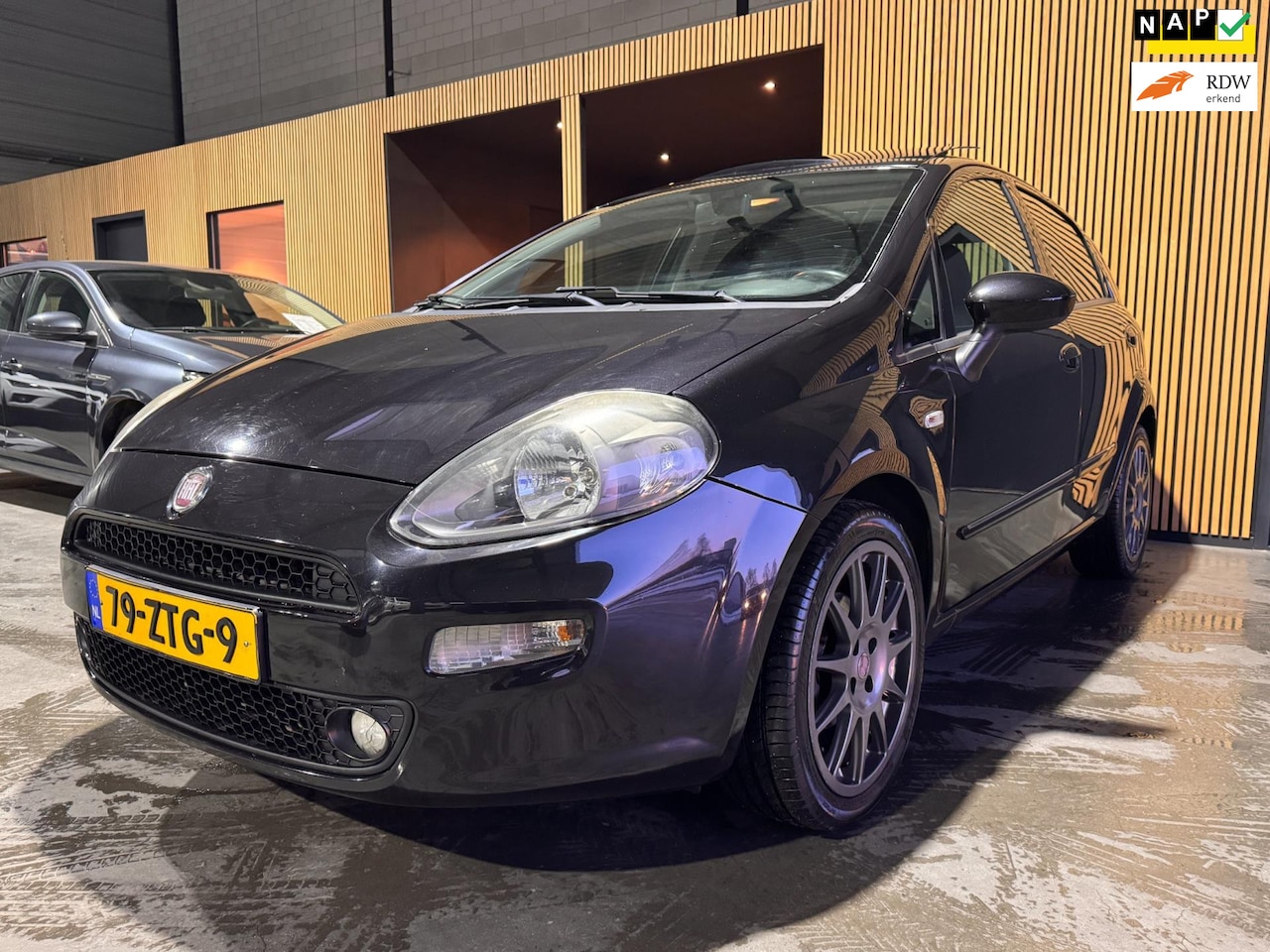 Fiat Punto Evo - 0.9 TwinAir Lounge Pano|Airco|Leer|Cruise|NAP - AutoWereld.nl