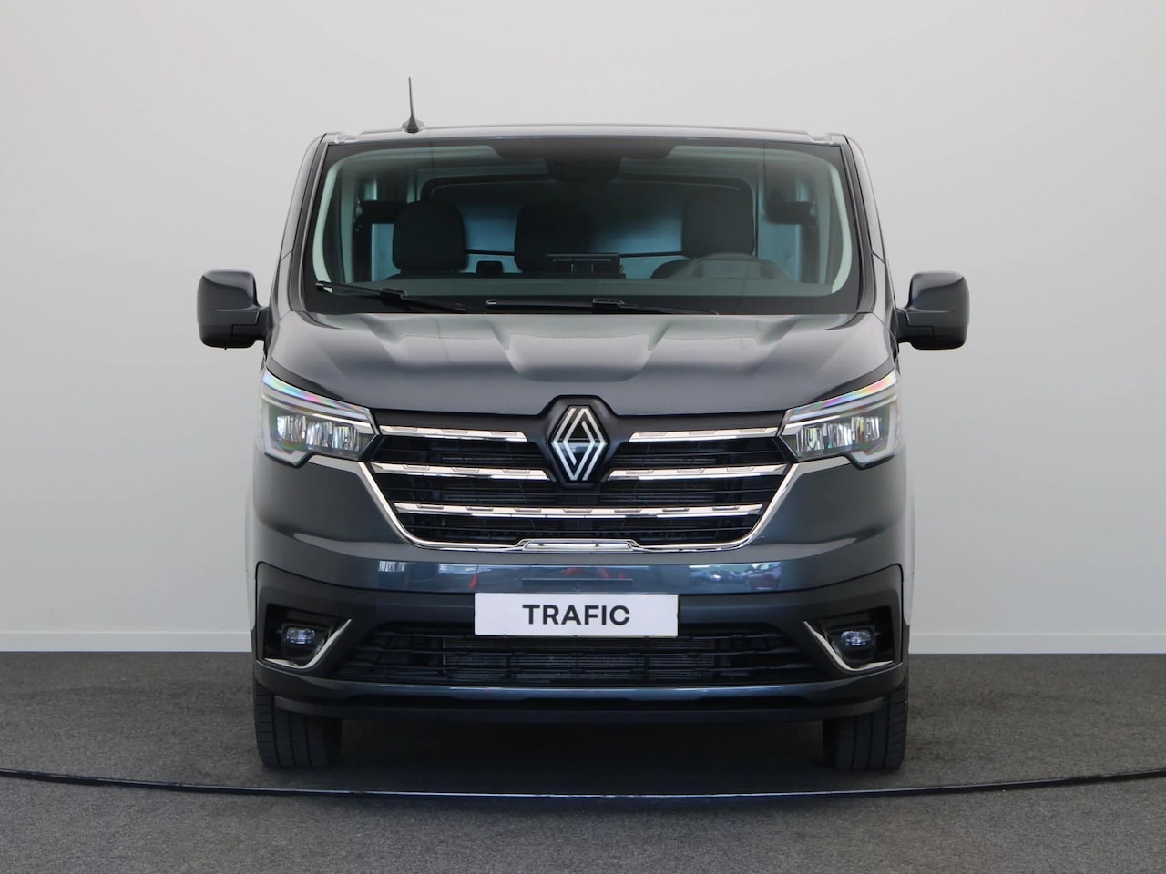 Renault Trafic - 2.0 Blue dC1 150 EDC T30 L2H1 Advance inclusief laadruimte betimmering - AutoWereld.nl