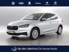 Skoda Fabia - 1.0 MPI 80pk Ambition / Navigatie via App connect / Parkeersensoren