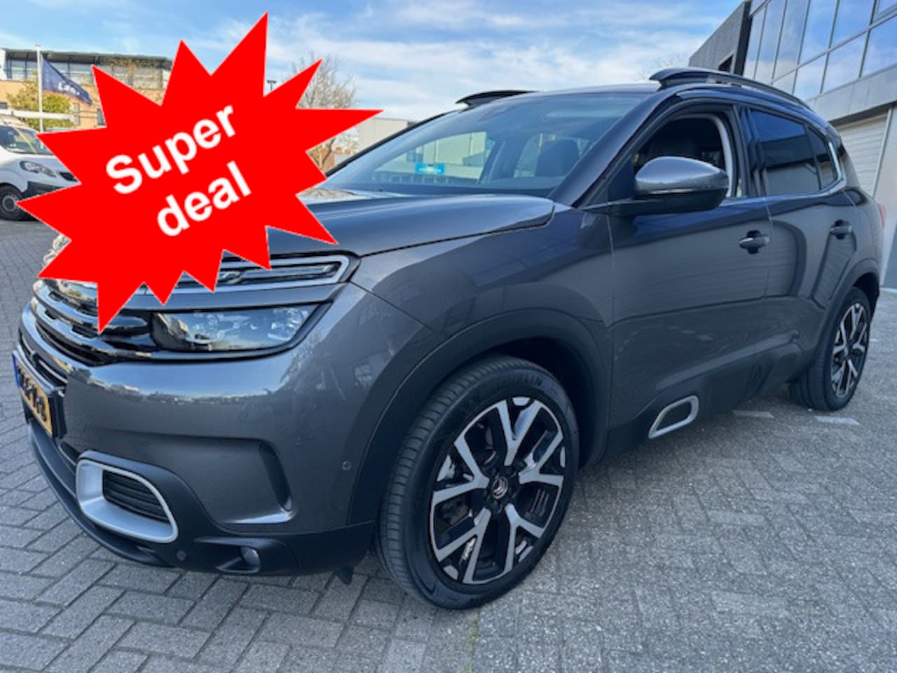 Citroën C5 Aircross - 1.2 PureTech Shine 130PK Volle uitvoering 4 nw. banden Gratis verblijf in onze B&B in Span - AutoWereld.nl