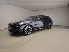 BMW 5-serie Touring - 550e xDrive M-Sportpakket Pro / Panoramadak / Driving assist professional / Bower & Wilken