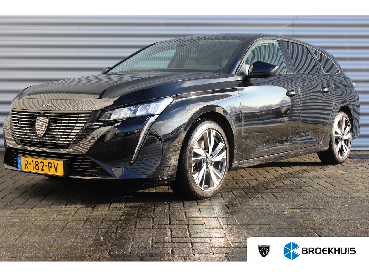 Peugeot 308 SW - 1.2 PURETECH 130PK ALLURE / NAVI / LEDER / CLIMA / PDC / 17" LMV / CAMERA / KEYLESS / FULL - AutoWereld.nl