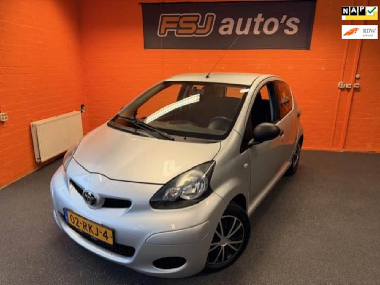 Toyota Aygo - 1.0-12V Now / 5-Deurs / Airco / Apk tot 06-01-2027! - AutoWereld.nl