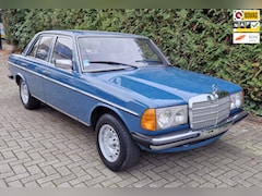 Mercedes-Benz 200-280 (W123) - 200