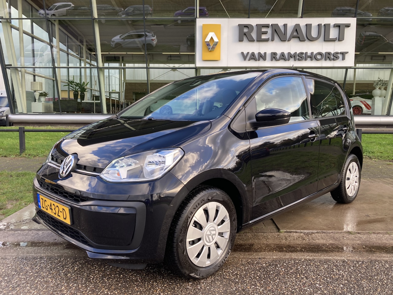 Volkswagen Up! - 1.0 BMT move up! / Getint glas achter / Centr. Deurvergrendeling / Elek. Spiegels / Elek. - AutoWereld.nl