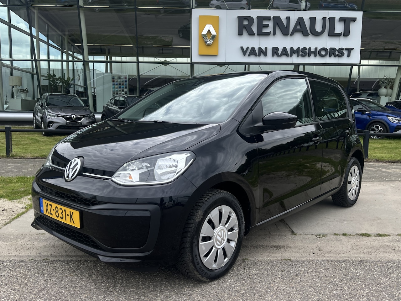 Volkswagen Up! - 1.0 BMT move up! / Airco / DAB / Centr. Deurvergrendeling / Elek. Ramen V + Spiegels / - AutoWereld.nl