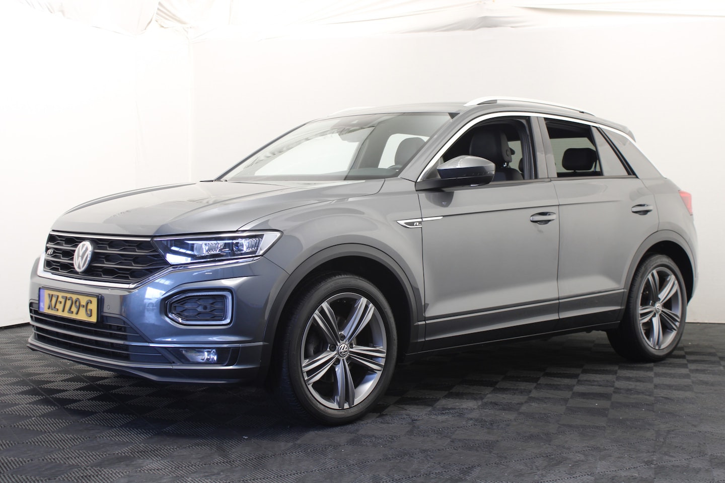Volkswagen T-Roc - 1.5 TSI Sport |R-Line||Camera|Navi| - AutoWereld.nl