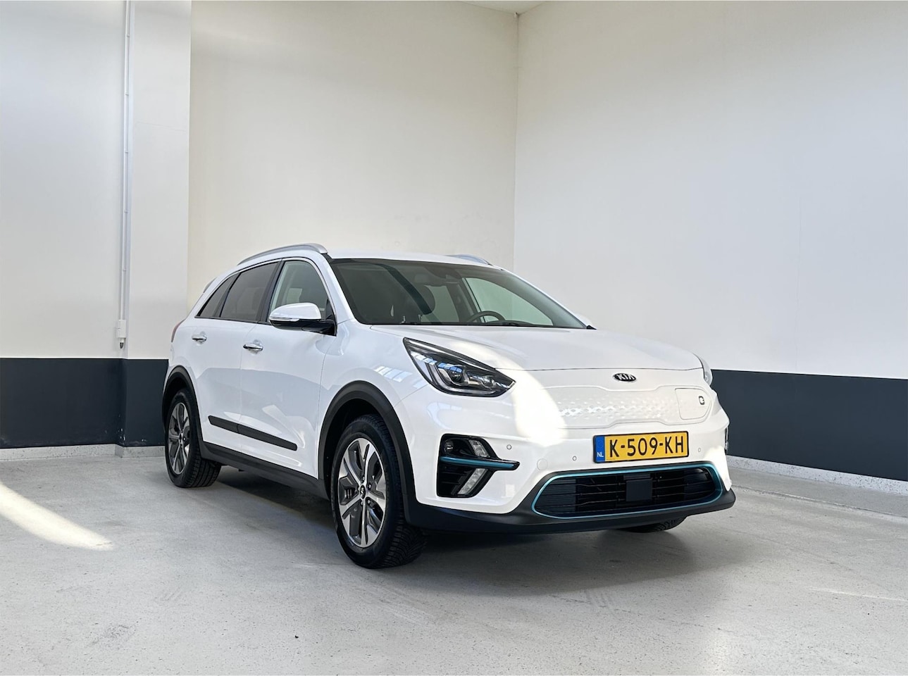 Kia e-Niro - ExecutiveLine 64 kWh | Apple Carplay/ Android Auto | JBL | Camera | lederen bekleding | Na - AutoWereld.nl