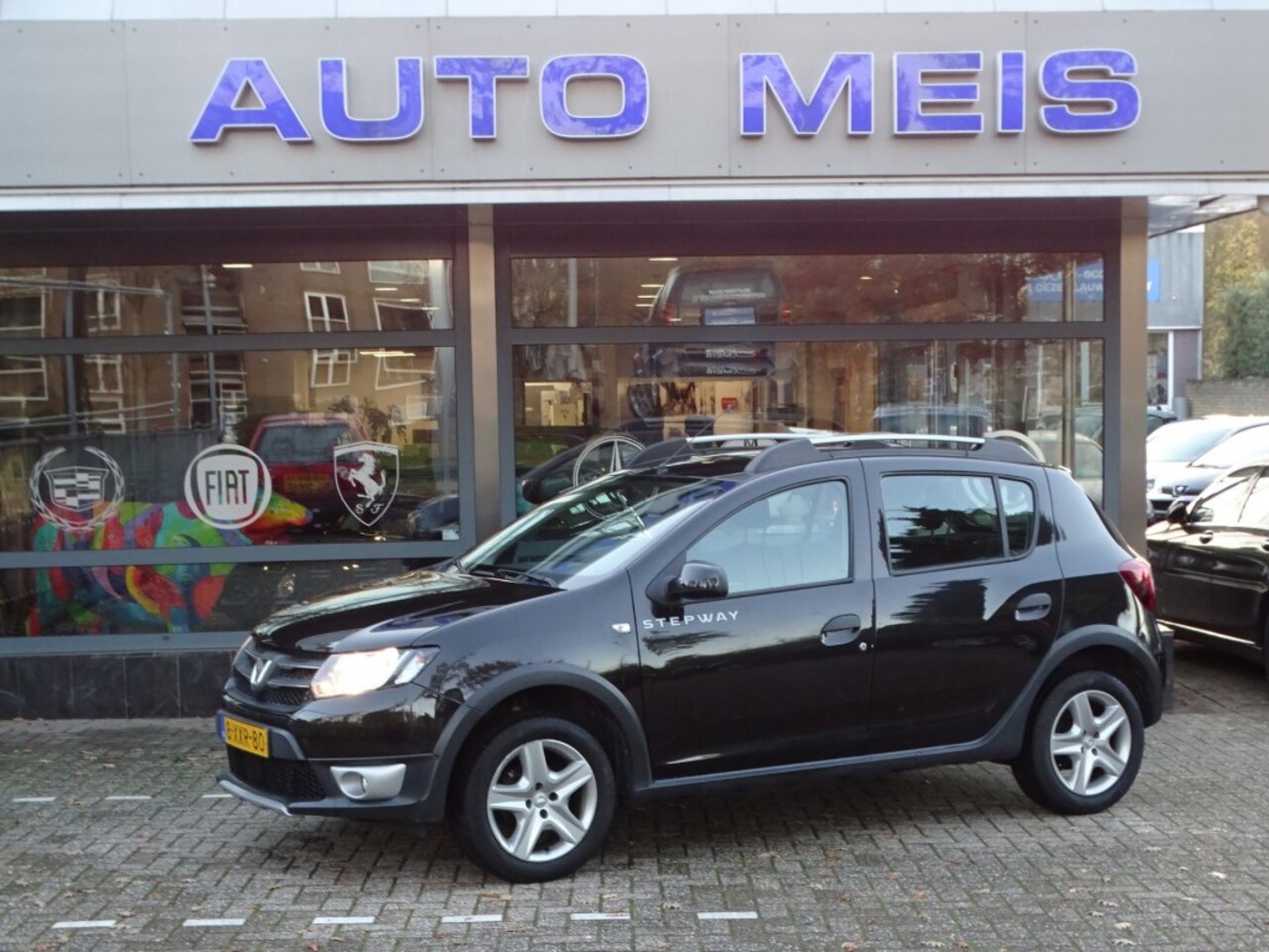 Dacia Sandero Stepway - 0.9 TCE STEPWAY LAU.Navi Airco Bluetooth Ambiance Navigatie Cruise Control Parkeersensoren - AutoWereld.nl