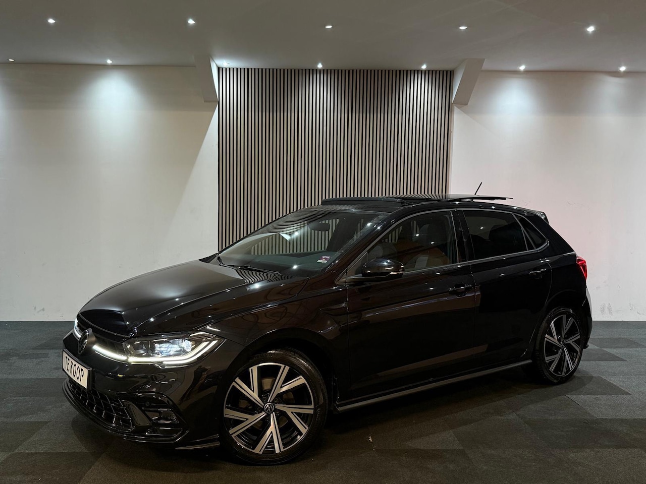 Volkswagen Polo - 1.0 TSI R-Line Pano l IQ l ACC l Stoelverwarming l Camera - AutoWereld.nl