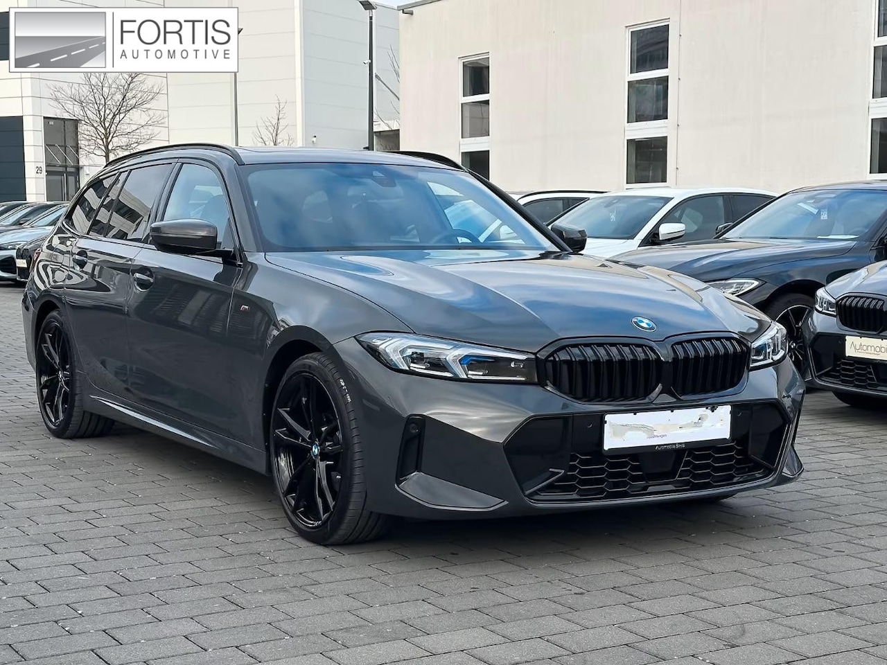 BMW 3-serie Touring - 320d xDrive M-SPORT ** LED, NAVI+, PANORAMA, HuD, TREKH, 19-inch LMV, DRAVIT GRAU ** 1e EI - AutoWereld.nl