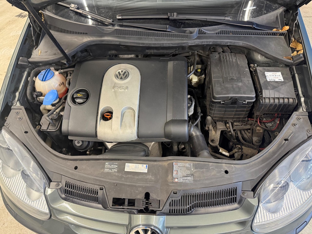 Volkswagen Golf - 1.6 FSI Comfortline NAP - AutoWereld.nl