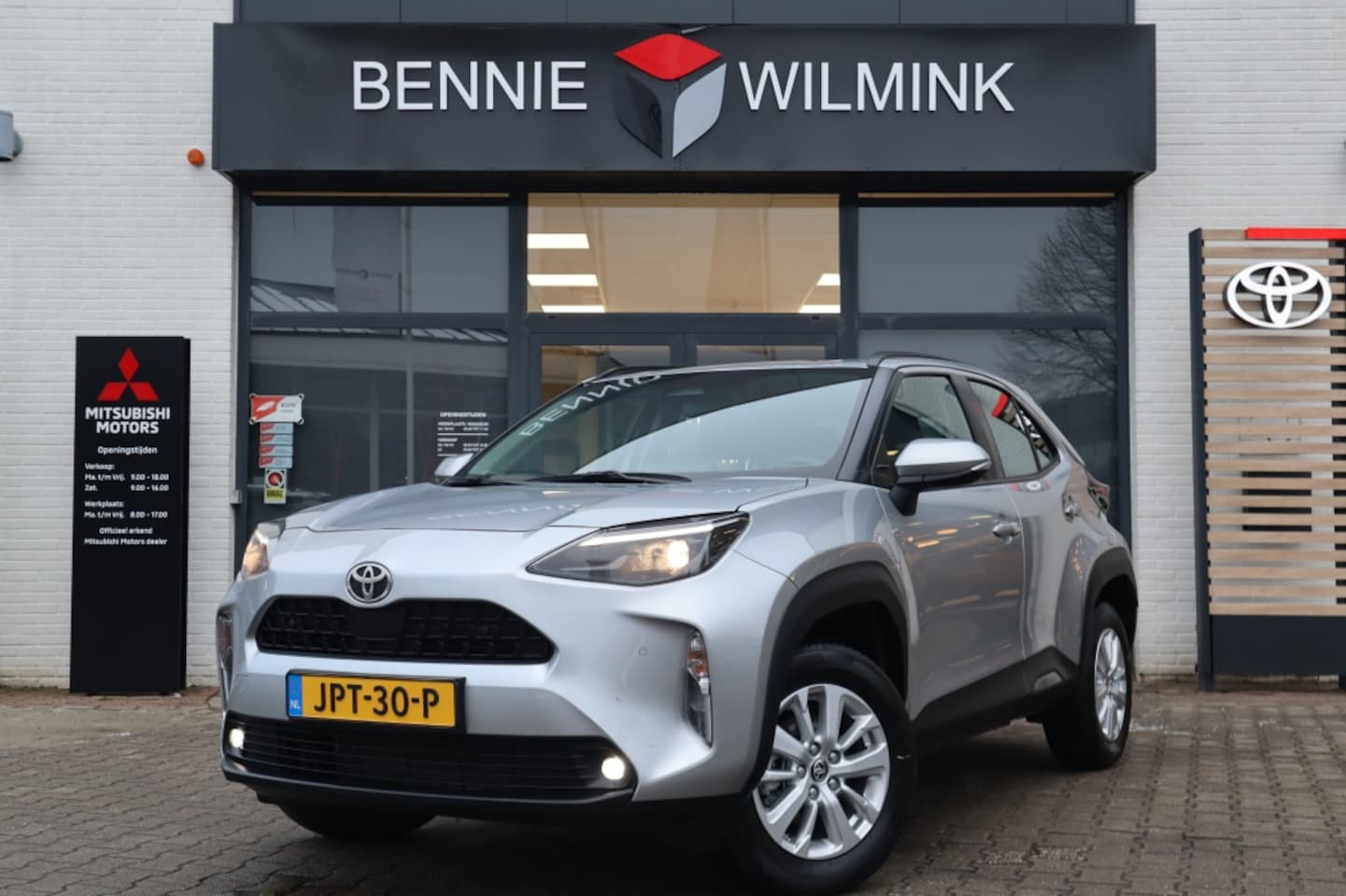 Toyota Yaris Cross - 1.5 Hybrid 115 Active | Carplay | Keyless | Parkeersensoren V+A - AutoWereld.nl