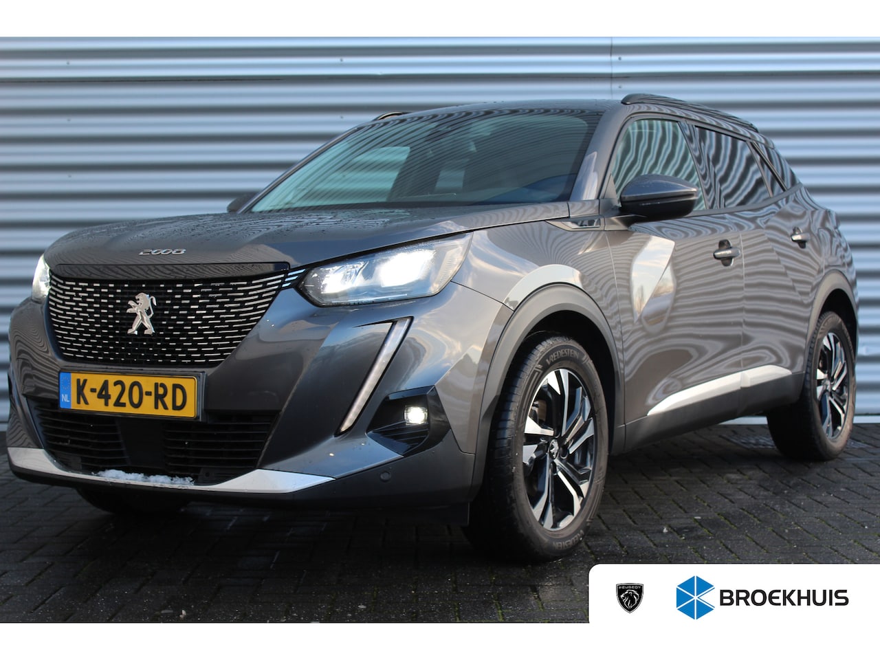 Peugeot 2008 - 1.2 PURETECH 100PK ALLURE PACK / NAVI / LEDER / CLIMA / LED / PDC / 17" LMV / CAMERA / KEY - AutoWereld.nl