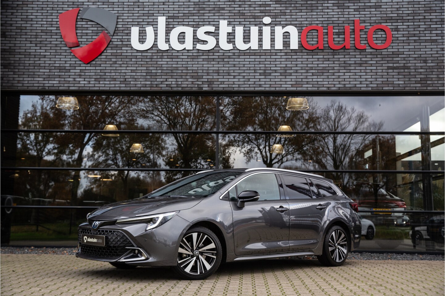 Toyota Corolla Touring Sports - 1.8 Hybrid First Edition | Adap. cruise, Carplay, - AutoWereld.nl