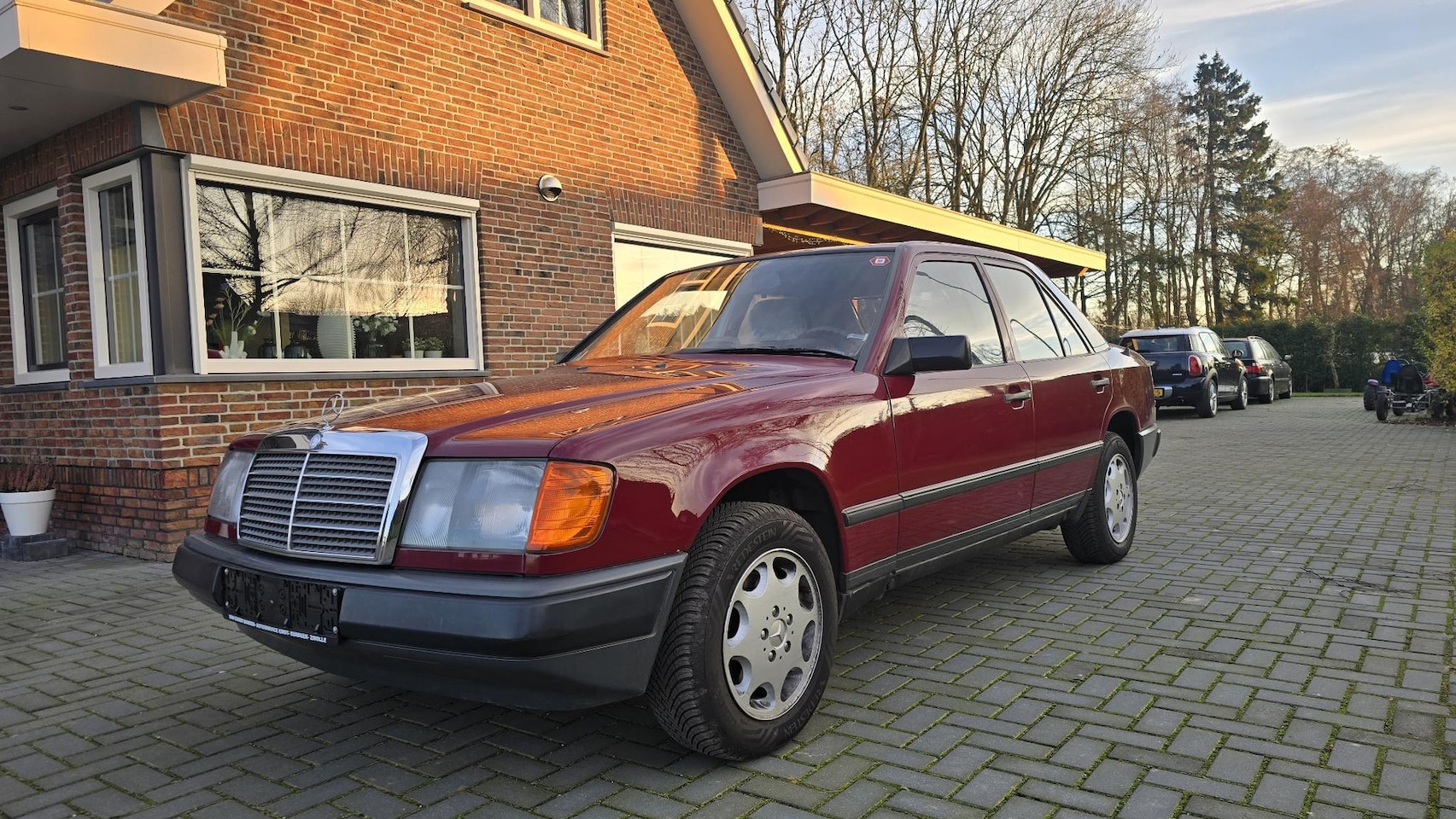 Mercedes-Benz 200-500 (W124) - 200 Hele mooie originele MB 200 Automaat, wordt nog belastingvrij!! Tuv tot 09-2027 - AutoWereld.nl
