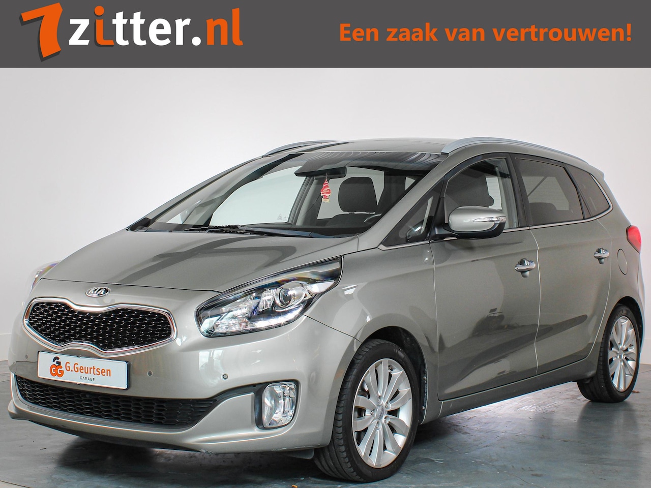 Kia Carens - 1.6 GDi DynamicLine 1.6 GDi DynamicLine, 7-Persoons, Trekhaak, Navigatie, Bluetooth, Cruise Control - AutoWereld.nl