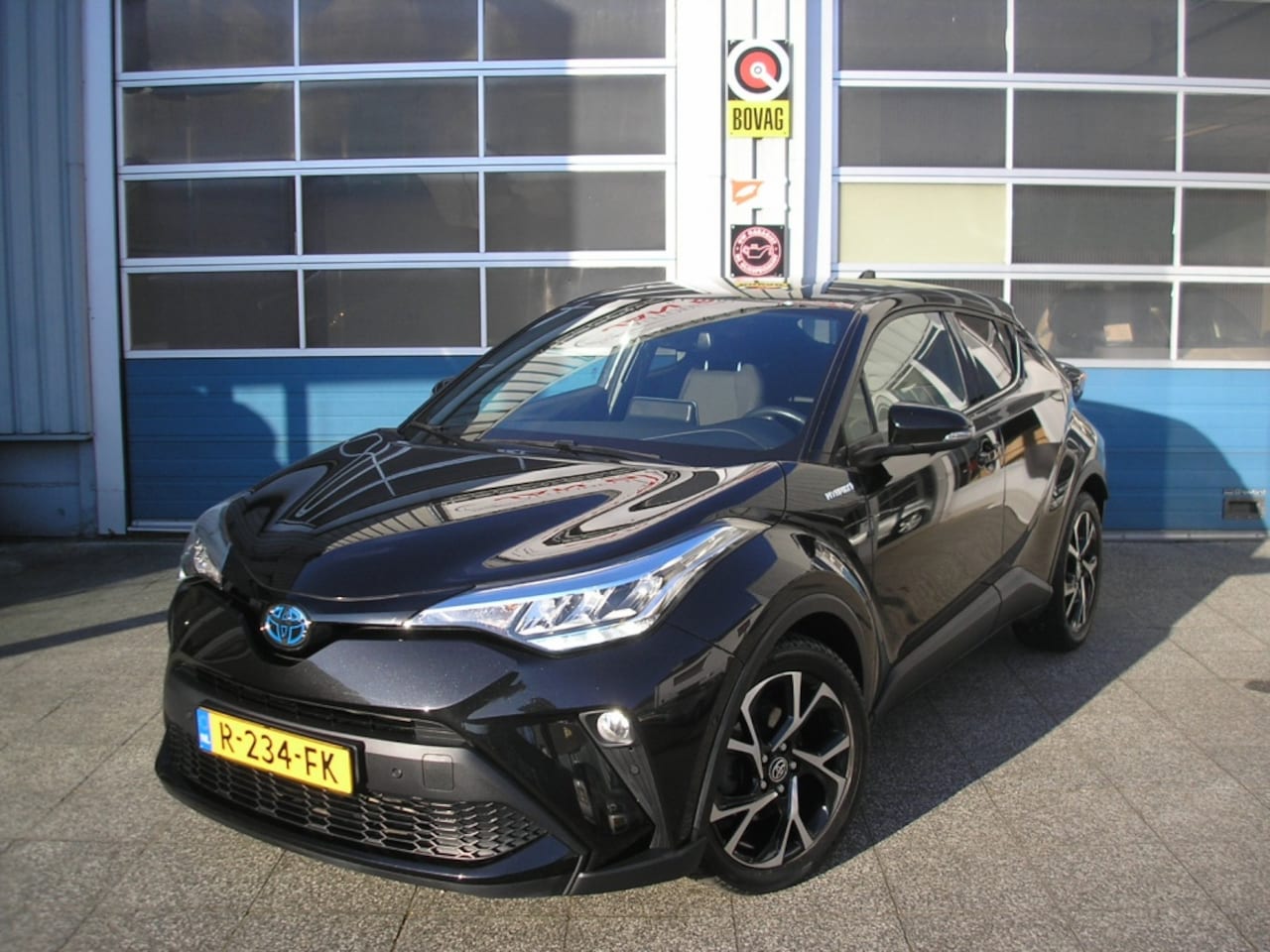 Toyota C-HR - 1.8 Hybrid Dynamic trekhaak/all season - AutoWereld.nl