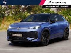 Volkswagen T-Roc - 1.5 eTsi R-Line First Edition 150 pk 7 versn. DSG · Achteruitrijcamera · Electrische achte