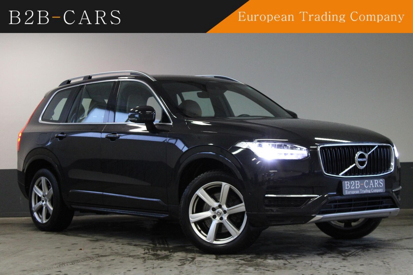 Volvo XC90 - 2.0 D5 AWD Momentum 7 Zitplaatsen - Lederen bekleding - LED - AutoWereld.nl