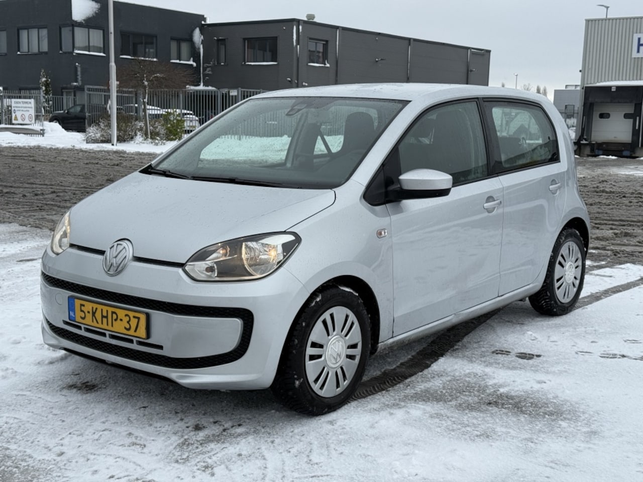 Volkswagen Up! - 1.0 Benzine 60PK BlueMotion Bluetooth Airco 2 Sleutels - AutoWereld.nl
