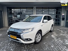 Mitsubishi Outlander - 2.4 PHEV AWD Pure Plugin Hybride Trekhaak
