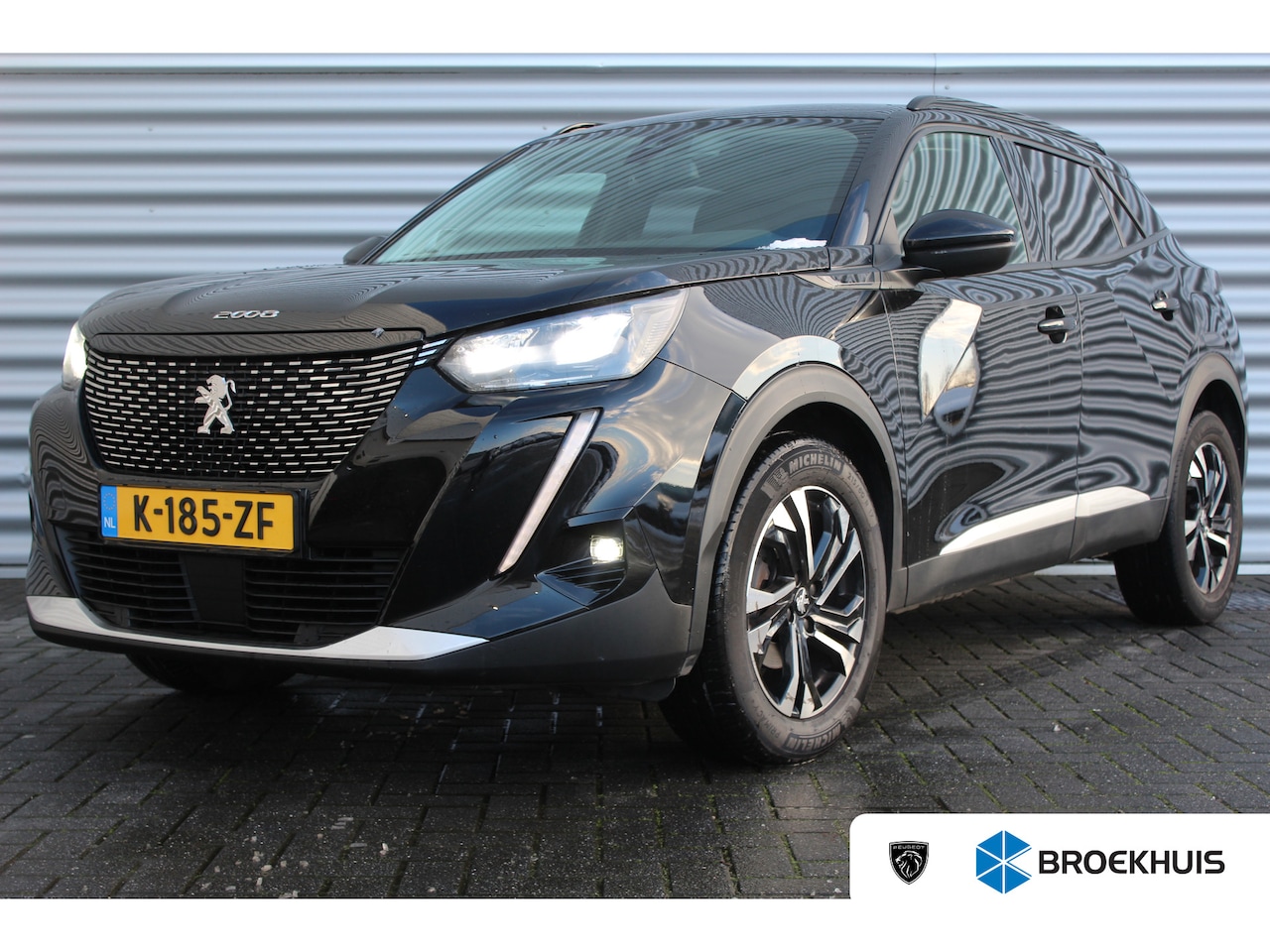 Peugeot 2008 - 1.2 PURETECH 100PK ALLURE PACK / NAVI / LEDER / CLIMA / LED / PDC / 17" LMV / CAMERA / KEY - AutoWereld.nl