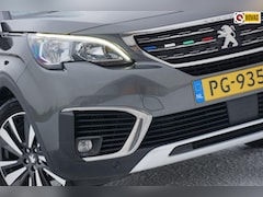 Peugeot 5008 - 1.2 PureTech Allure - Gris Platinium - Mistral leder/Carplay/19 inch Washington