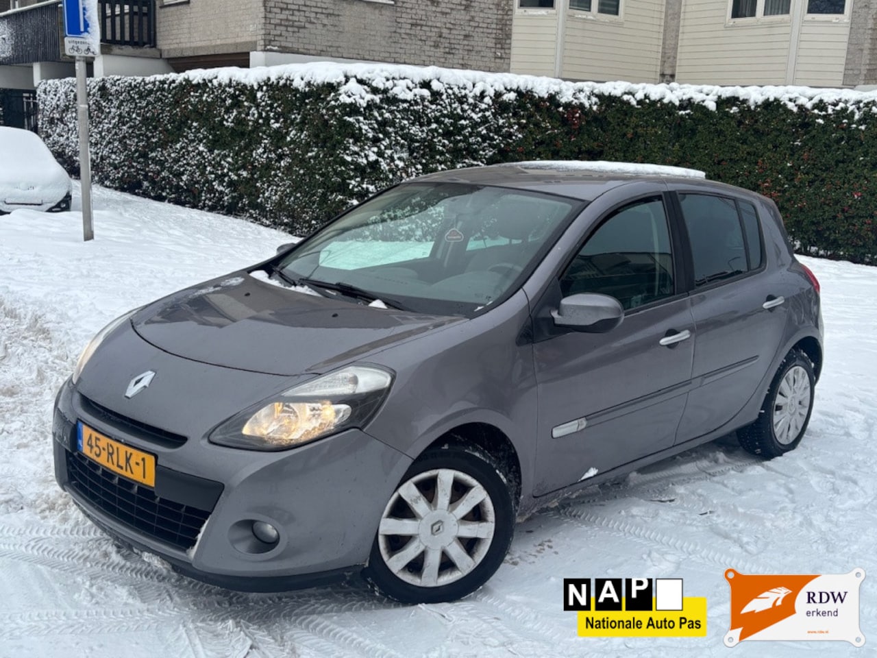 Renault Clio - 1.5 dCi Parisienne / NAP / CRUISE / TOPCAR - AutoWereld.nl