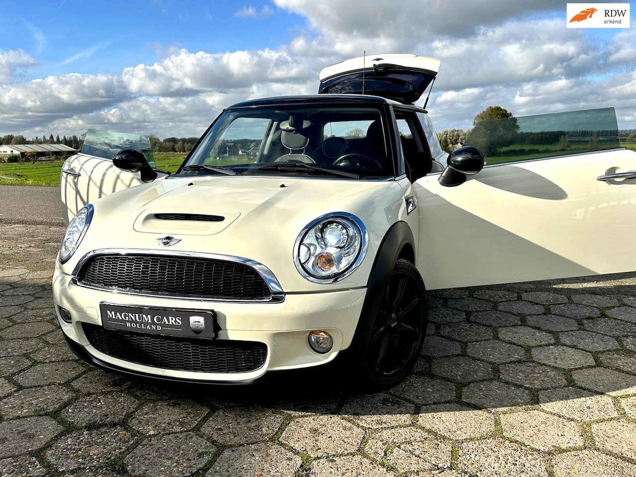 MINI Cooper S - Mini 1.6 Xenon, Leder, Cruise control, Velgen, Airco - AutoWereld.nl