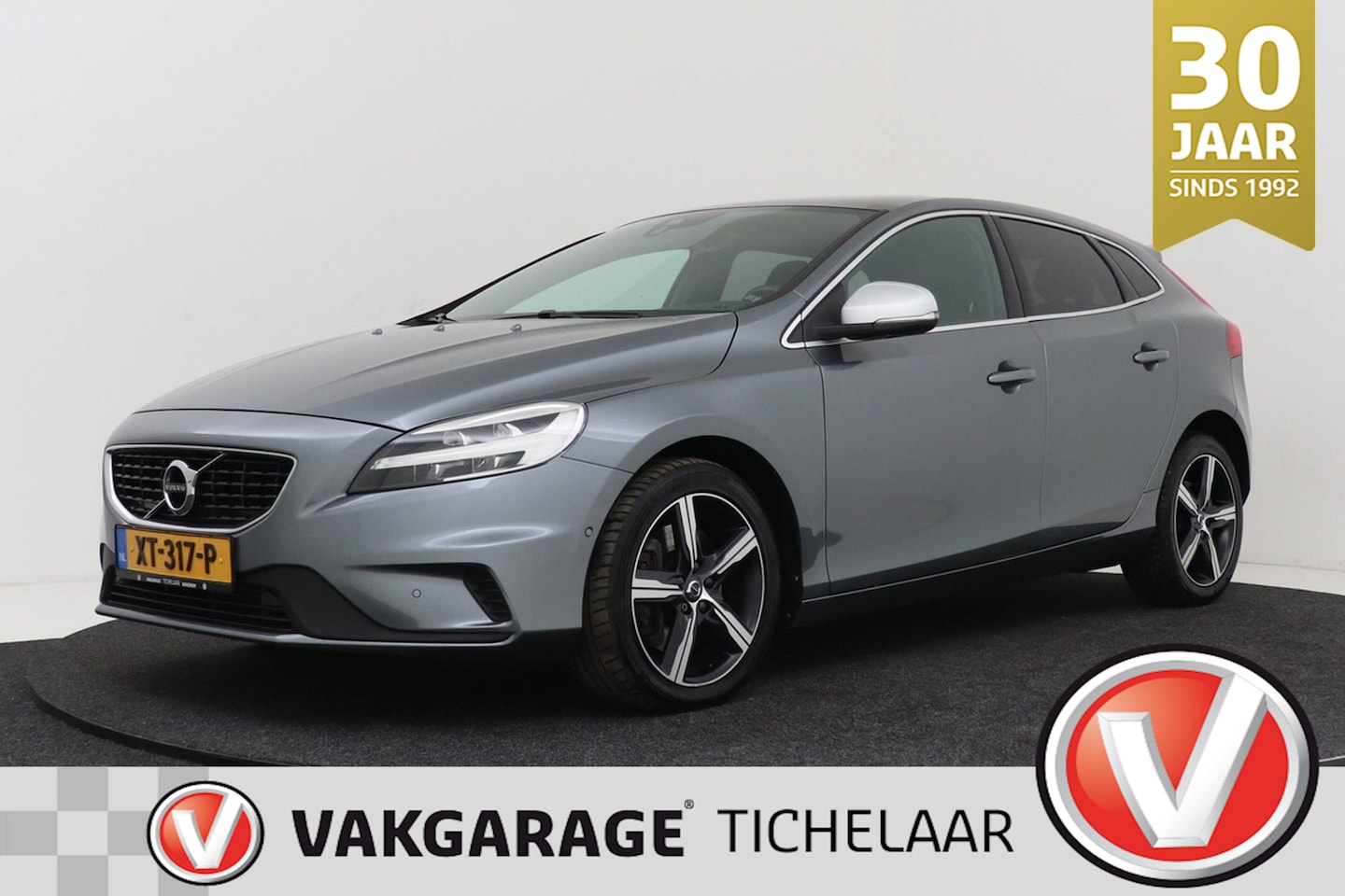 Volvo V40 - 1.5 T3 Polar+ Sport R-Design | Panoramadak | Org NL | Facelift | Camera | Navigatie | Stoe - AutoWereld.nl