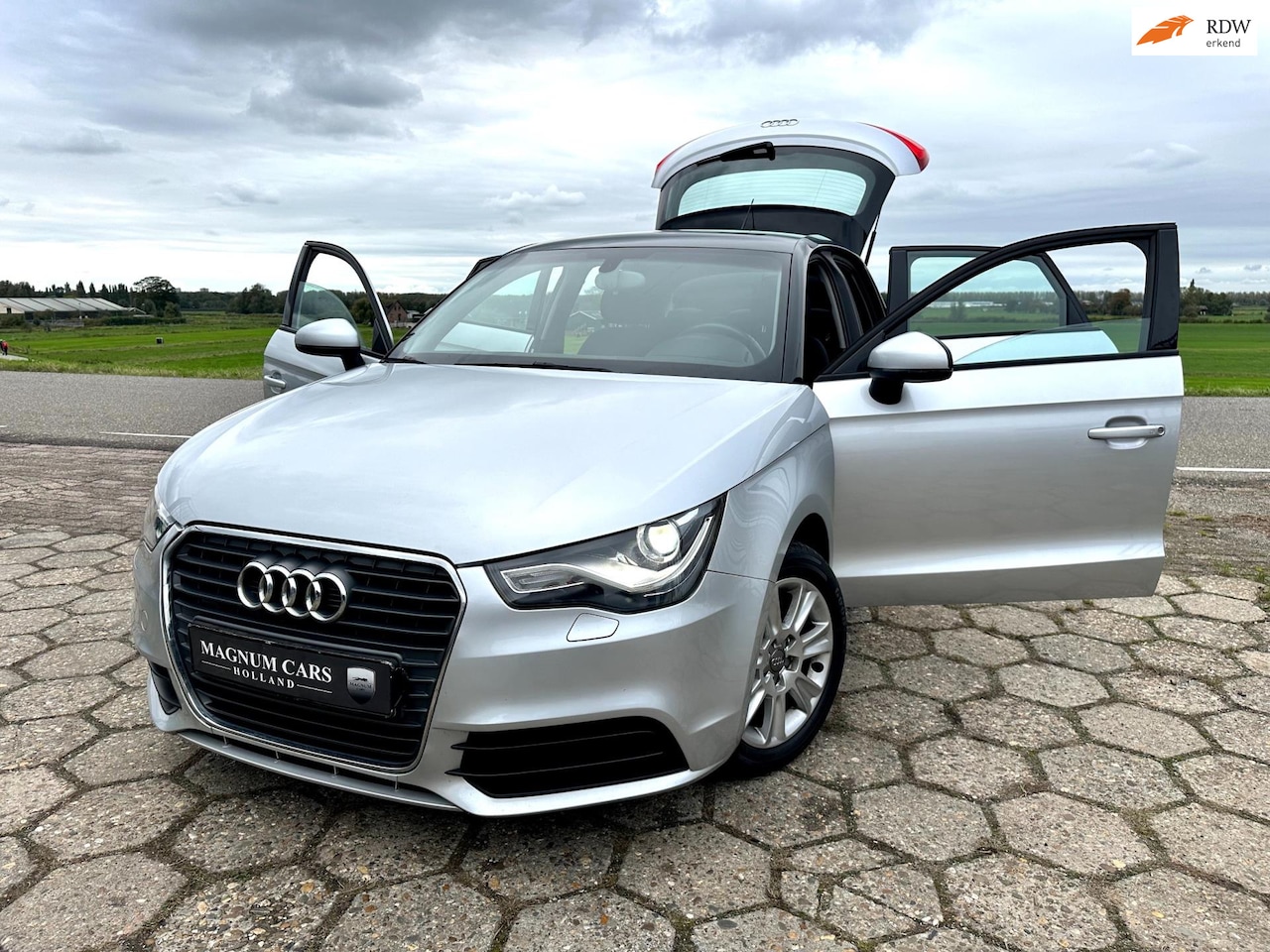 Audi A1 Sportback - 1.2 TFSI S line 5D Airco, Xenon, Park.Sensoren, Velgen, Elek.ramen - AutoWereld.nl