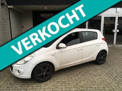 Hyundai i20 - 1.2i DynamicVersion / AIRCO / ALU VELGEN / 5 DOORS / APK VERLOPEN / EXPORT