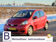 Toyota Aygo - 1.0-12V Aspiration Red Navigator /Super leuke auto en Top onderhouden/