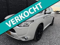Mitsubishi Outlander - 2.0 PHEV Instyle Camera, Pano, Orgineel NL AUto, NAP. Zeer nettjes