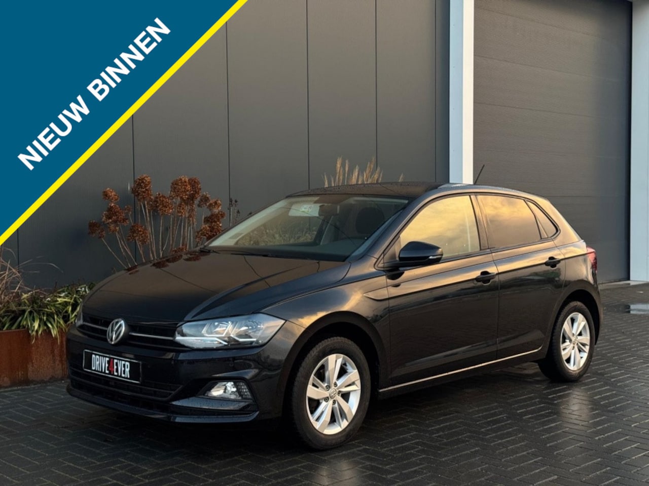 Volkswagen Polo - 1.0 TSI Comf.l. Bus. NAVI ACC AIRCO PDC SPORTVELGEN ELEK PAKKET - AutoWereld.nl