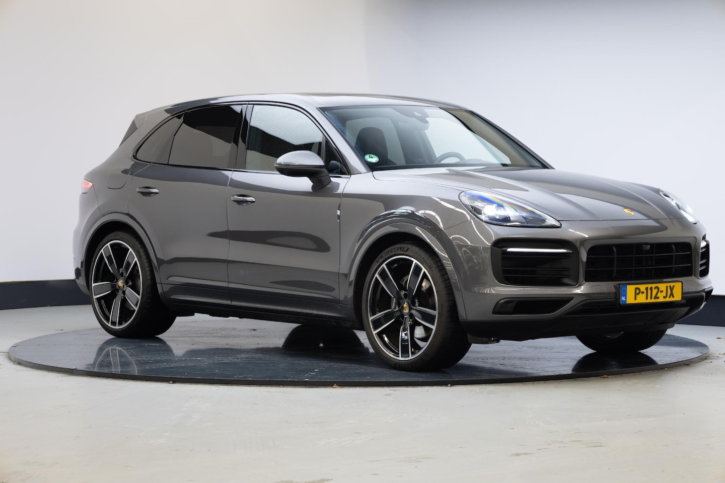 Porsche Cayenne - 3.0 E-Hybrid | Sport Design | Sport Chrono | Panoramadak | 22 Inch | 360 Camera | - AutoWereld.nl