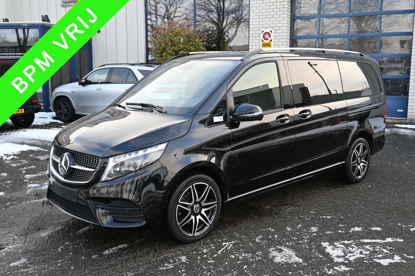Mercedes-Benz V-klasse - 300d 4-MATIC AMG DC Lang Avantgarde Panorama dak, Distronic, 360 Camera, Standkachel, Burm - AutoWereld.nl