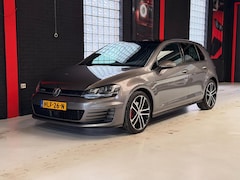 Volkswagen Golf - 2.0 TDI GTD|PANO|DYNAUDIO|ACC|LANE|STANDKACHEL