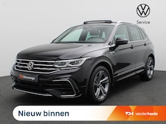 Volkswagen Tiguan - 1.5 TSI R-Line 150PK DSG Pano-Schuifdak, Trekhaak, 19" LM Velgen, Achteruitrijcamera, Stoe
