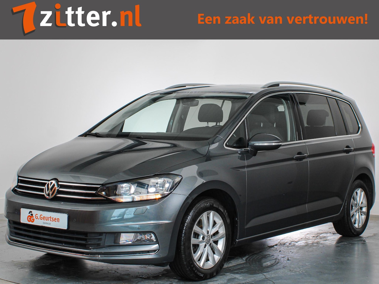 Volkswagen Touran - 1.4 TSI Highline 1.4 TSI Highline, 7-Persoons, Trekhaak, Bluetooth, Navigatie - AutoWereld.nl