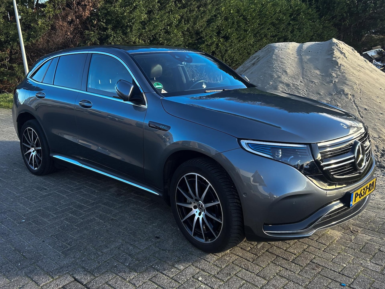 Mercedes-Benz EQC - 400 4MATIC 80 kWh SOH 94% BTW AMG (PANORAMADAK,BURMESTER,CARPLAY,SFEERVERLICHTING,LASER,LE - AutoWereld.nl
