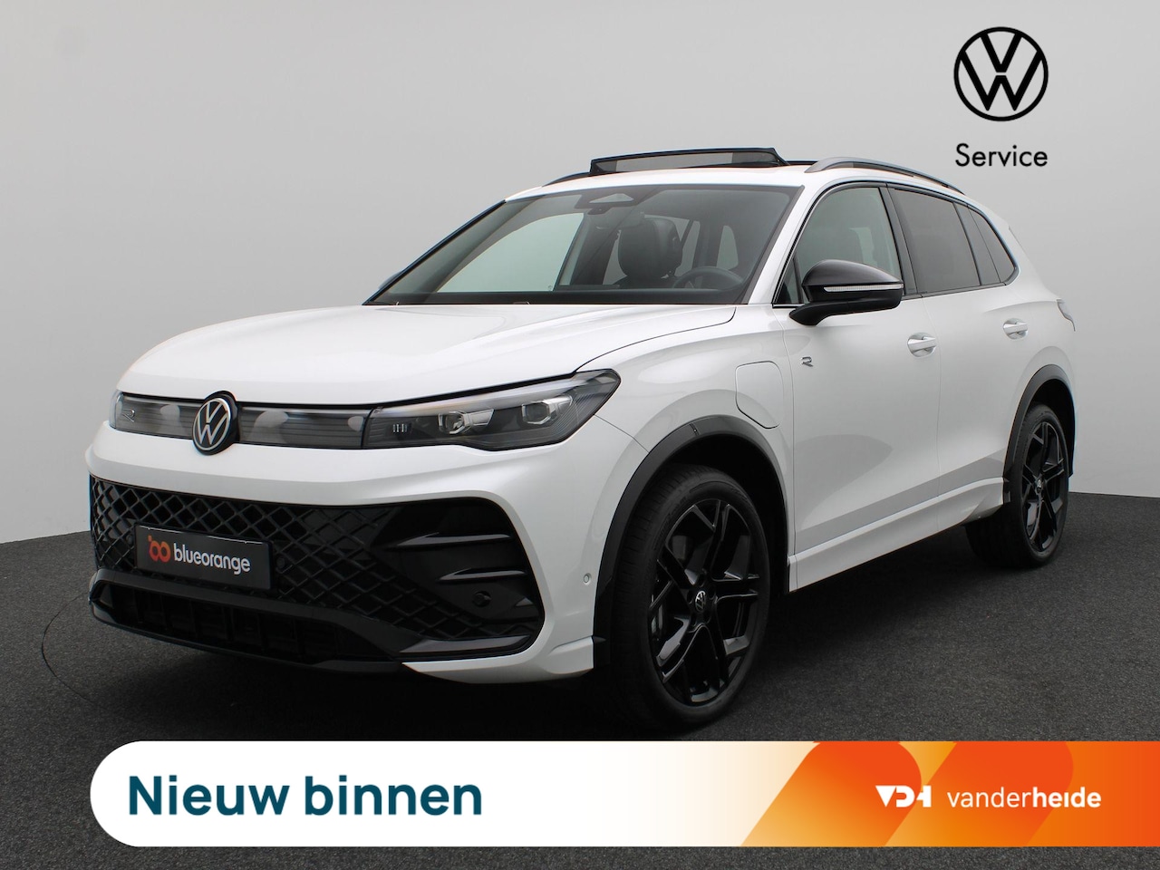 Volkswagen Tiguan - 1.5 eHybrid R-Line Edition 272PK DSG Black Style, Trekhaak, Lederen bekleding, Ventilaties - AutoWereld.nl