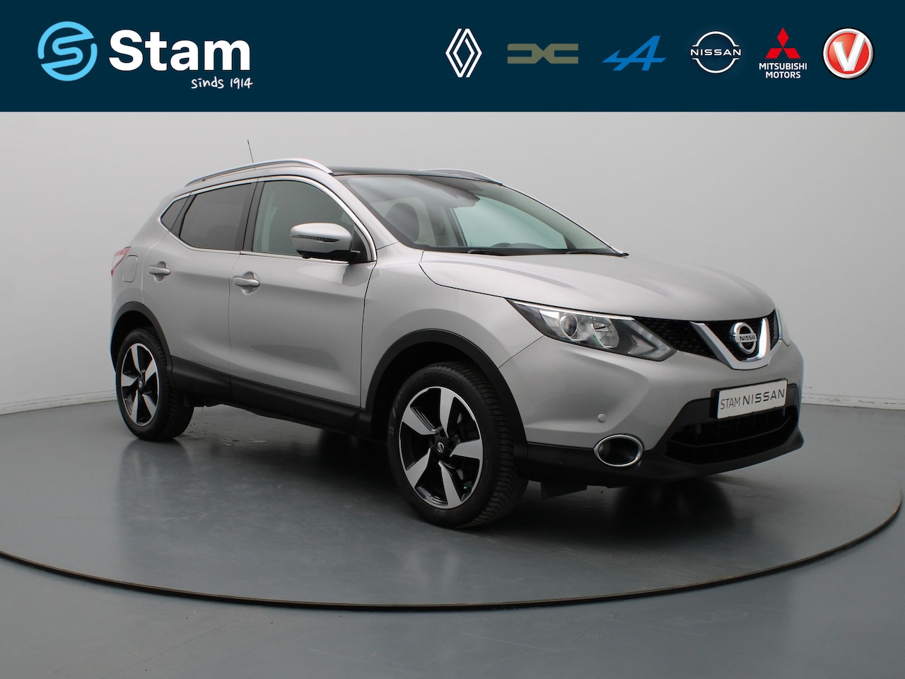 Nissan Qashqai - 1.6 N-Vision Climate control | Navig | Rondomzicht camera | Trekhaak | Panoramadak - AutoWereld.nl