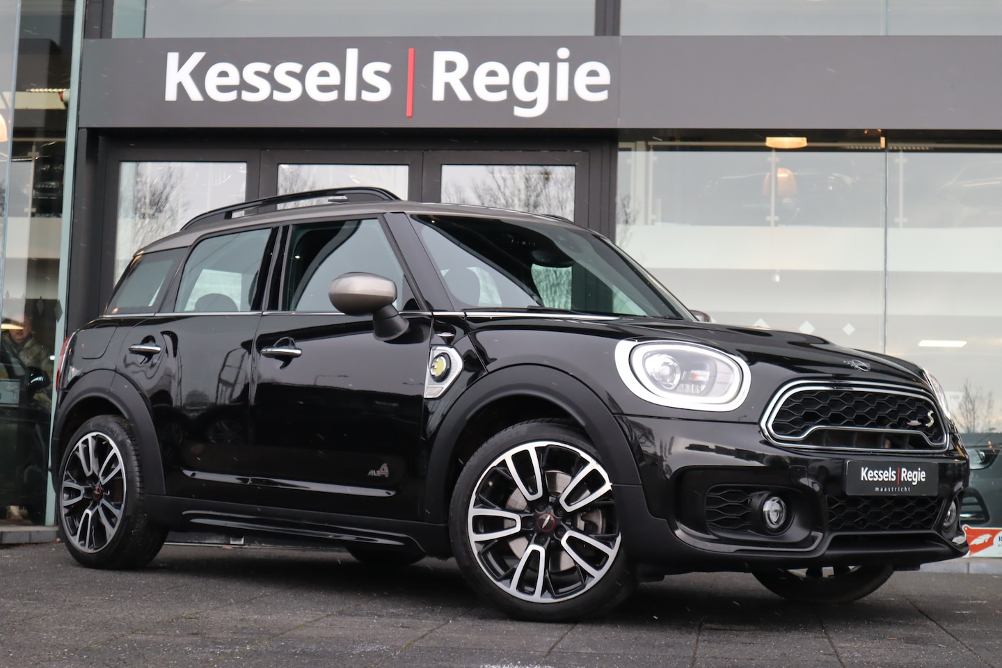 MINI Countryman - Mini 2.0 Cooper S E ALL4 Chili JCW Pano Keyless 19” CarPlay Camera Stoelverwarming - AutoWereld.nl