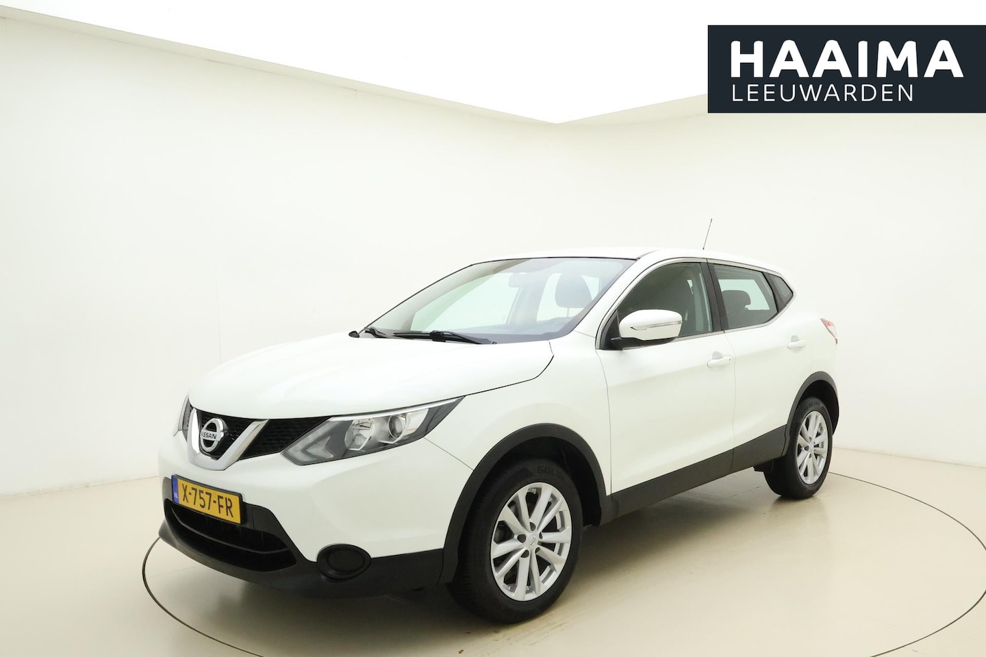 Nissan Qashqai - 1.2 Acenta | Climate control | Cruise control | Lichtmetalen velgen | Hoge instap | Parkee - AutoWereld.nl
