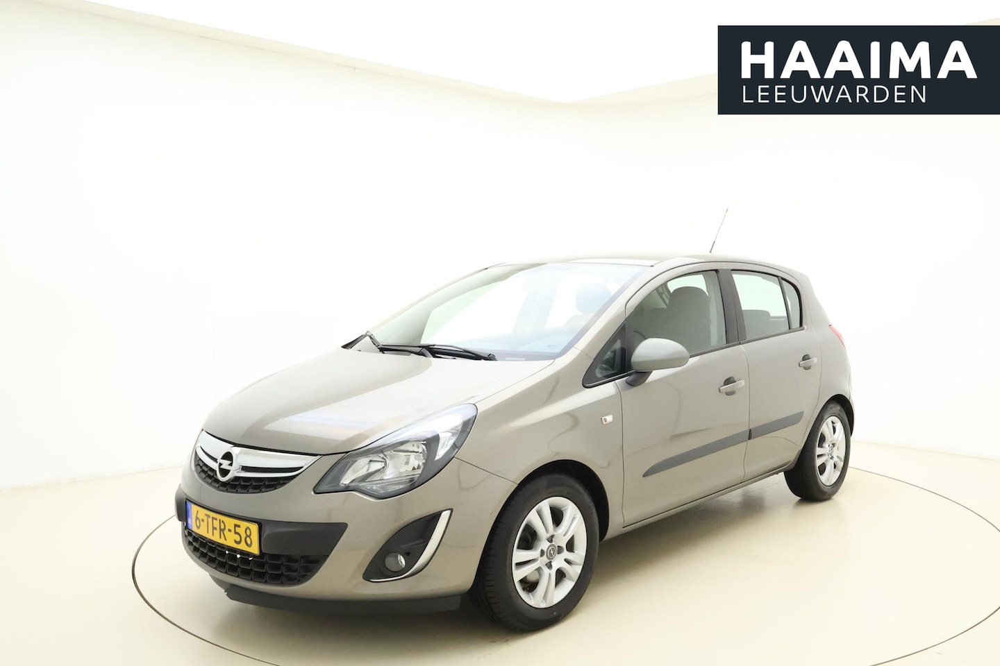 Opel Corsa - 1.4-16V Berlin | Airco | Trekhaak | Lichtmetalen velgen | 5 Deuren | Mistlampen voor | Cru - AutoWereld.nl