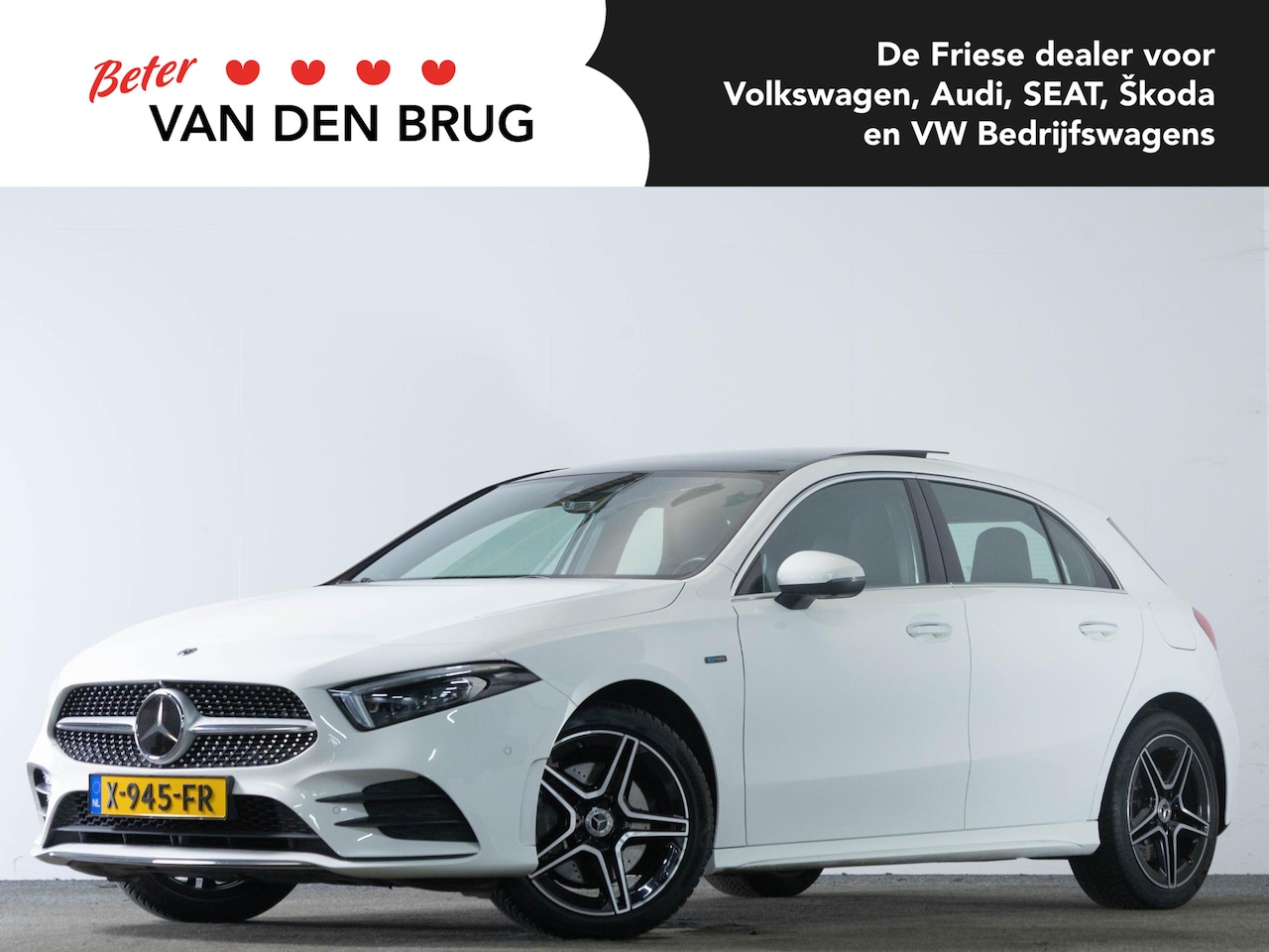 Mercedes-Benz A-klasse - AMG 250 e 218 PK Premium Plus | Multibeam LED | Panoramadak | Burmester | Adaptieve Cruise - AutoWereld.nl