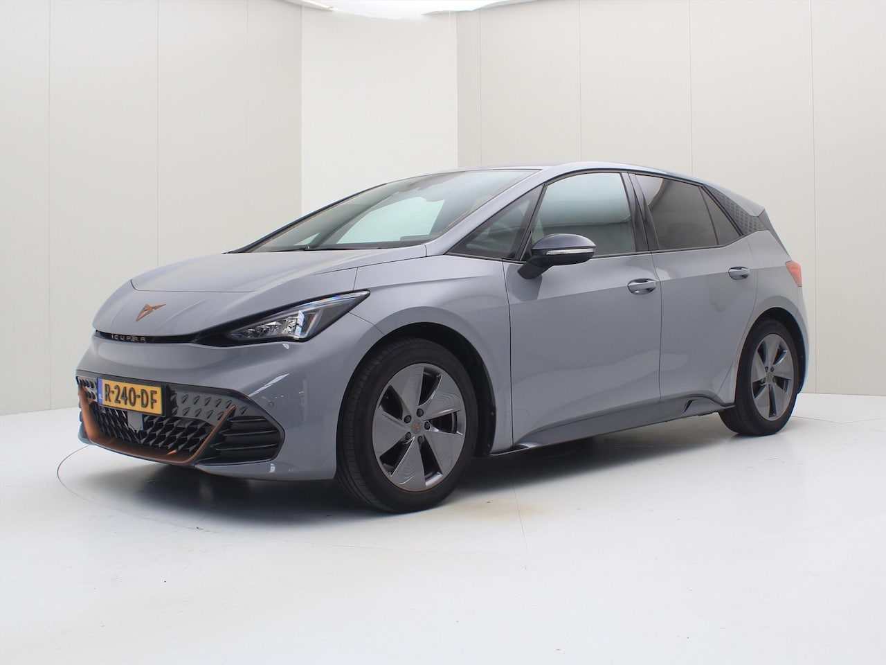 CUPRA Born - 62kWh Business Automaat 92% SoH [ ACC+CAMERA+CARPLAY+LED+PDC ] - AutoWereld.nl