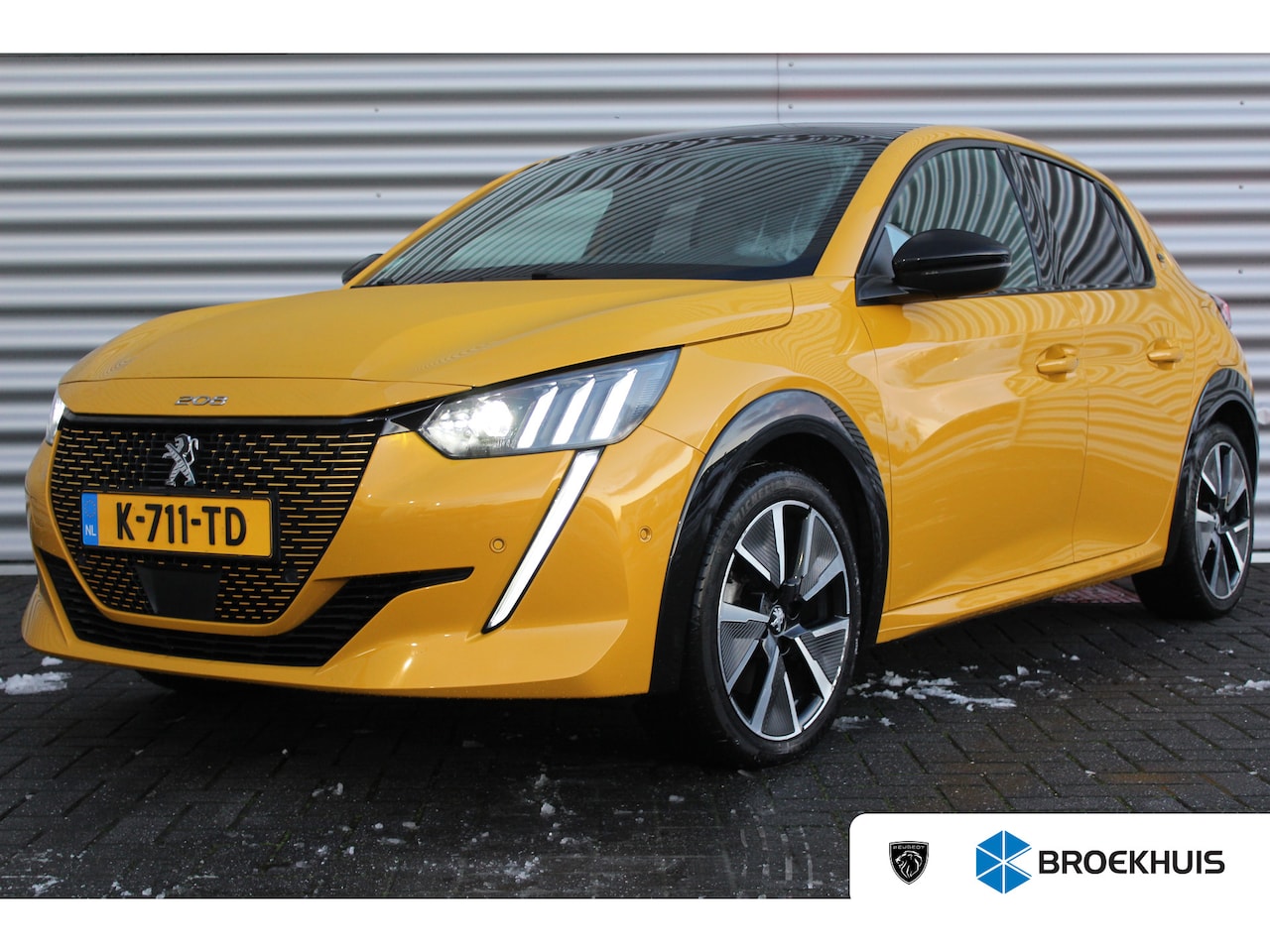 Peugeot e-208 - EV 136PK GT PACK AUTOMAAT / NAVI / LEDER / CLIMA / PDC / 17" LMV / CAMERA / ALCANTARA / PA - AutoWereld.nl